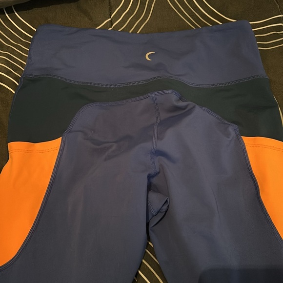 Light N Tight Zyia Leggings - Picture 3 of 4